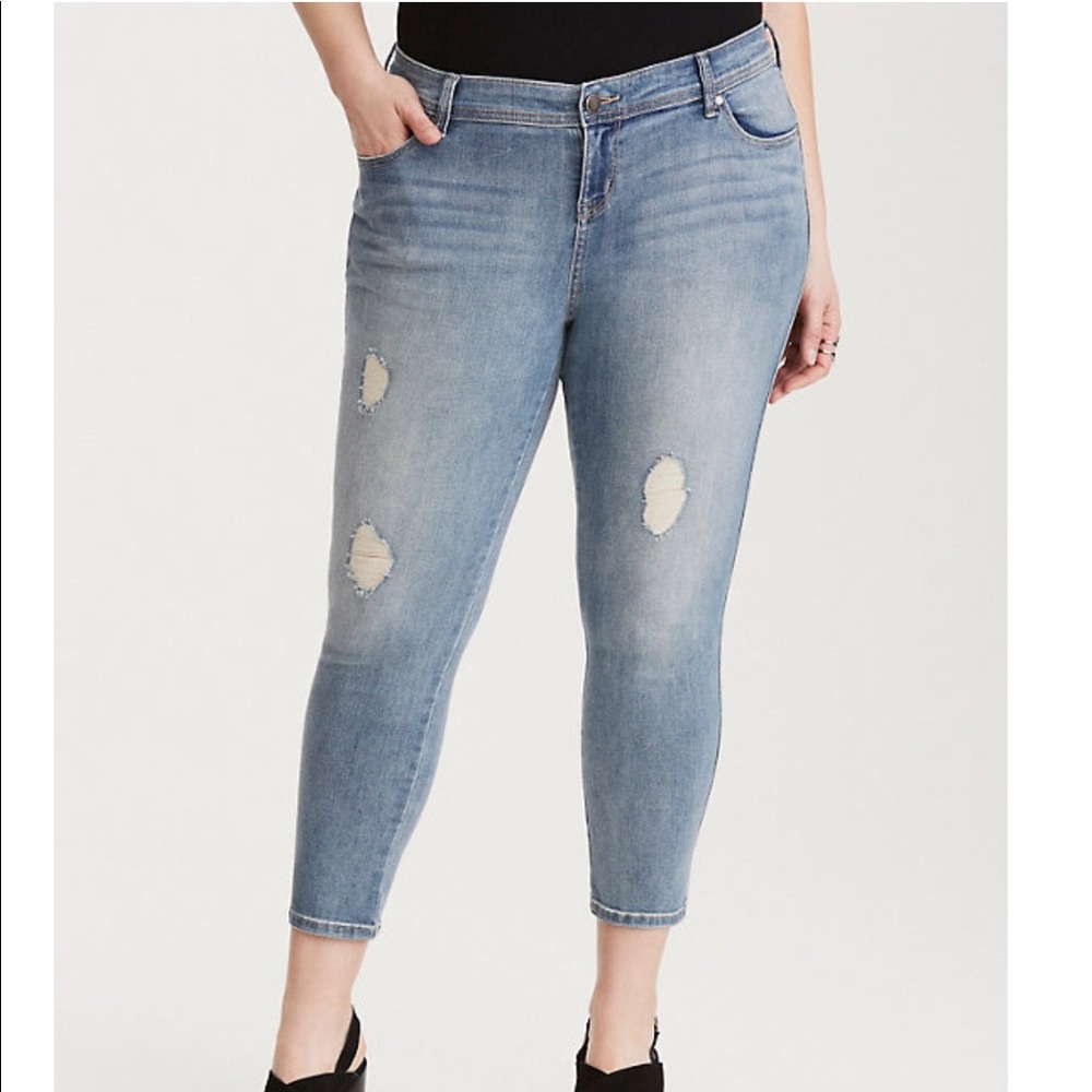 Cropped Luxe Skinny Jeans Light Was w/ destruction